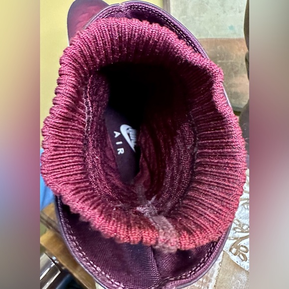 EUC *Never Worn* Nike “Roshe Two” FlyKnit Deep Burgundy SneakerBoot. Size 9 - Picture 11 of 15